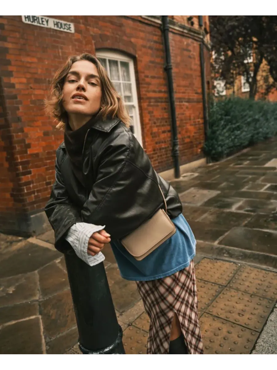 Сумка через плечо Pocket Street Flapover Small Crossbody Bag Radley London — изображение 7 из 8, боровик