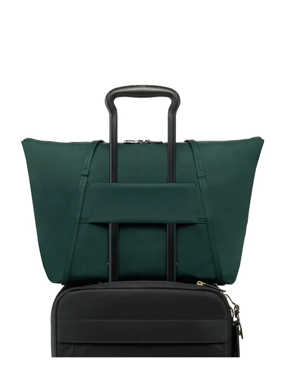 Сумка-шопер Voyageur Q Tote TUMI — изображение 4 из 7, зеленый
