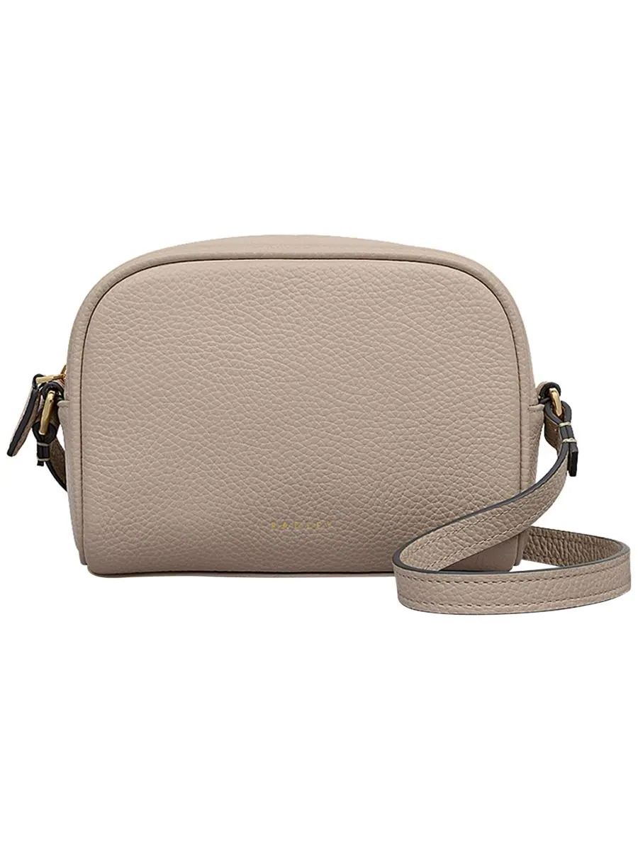 Повседневная маленькая сумка через плечо на молнии Radley London — изображение 1 из 3, боровик