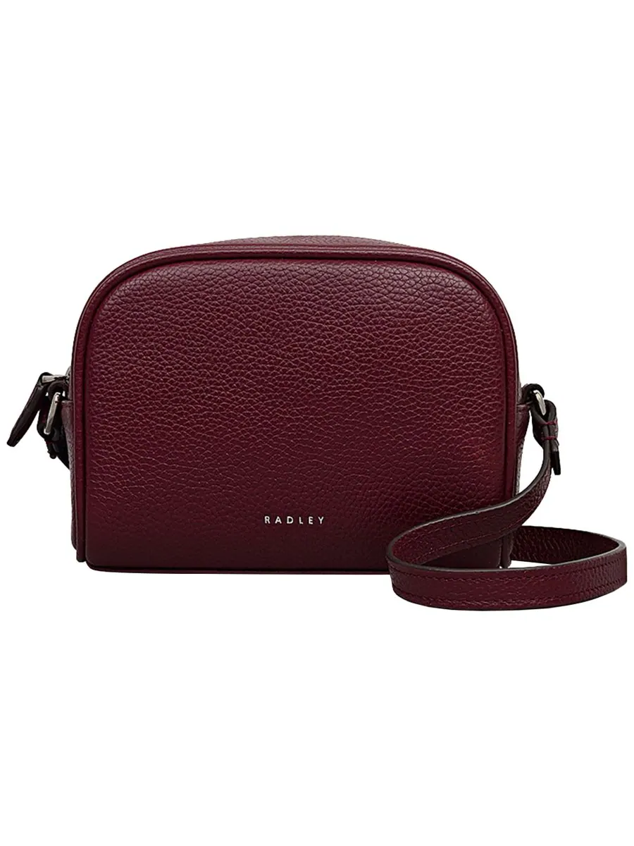 Повседневная маленькая сумка через плечо на молнии Radley London — изображение 1 из 3, вишня