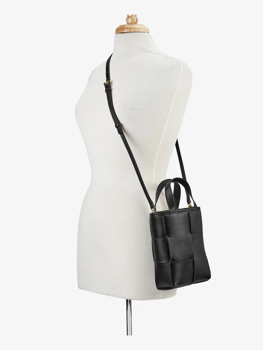 Мини-сумка-шоппер Chloe из плетеной телячьей кожи GiGi New York — изображение 5 из 6, черный