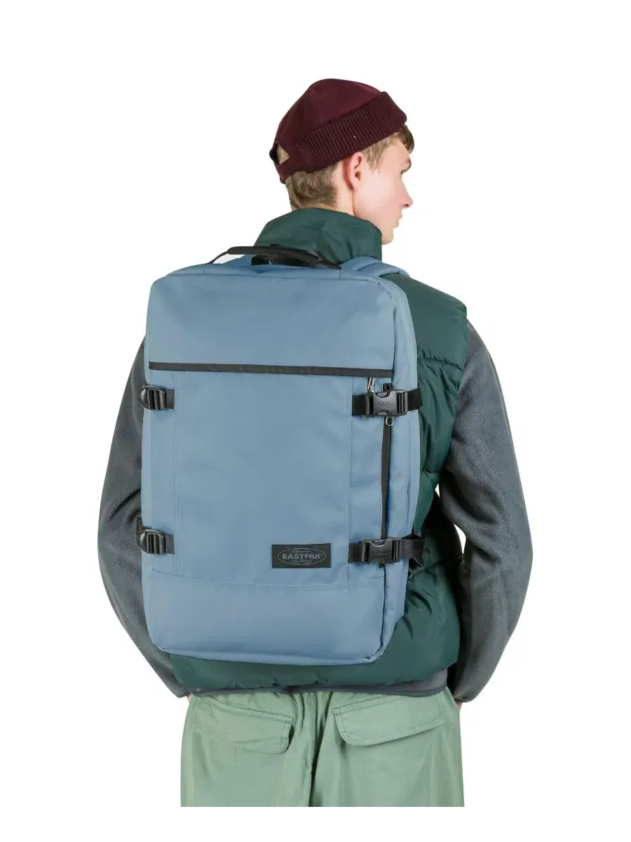 Рюкзак-сумка дорожный 42 л с отделением для ноутбука Eastpak — изображение 2 из 7, синий
