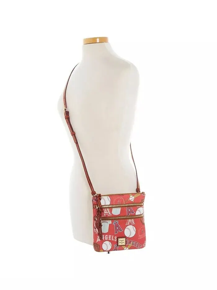 Женская сумка через плечо Los Angeles Angels Game Day с тройной молнией Dooney & Bourke — изображение 3 из 4