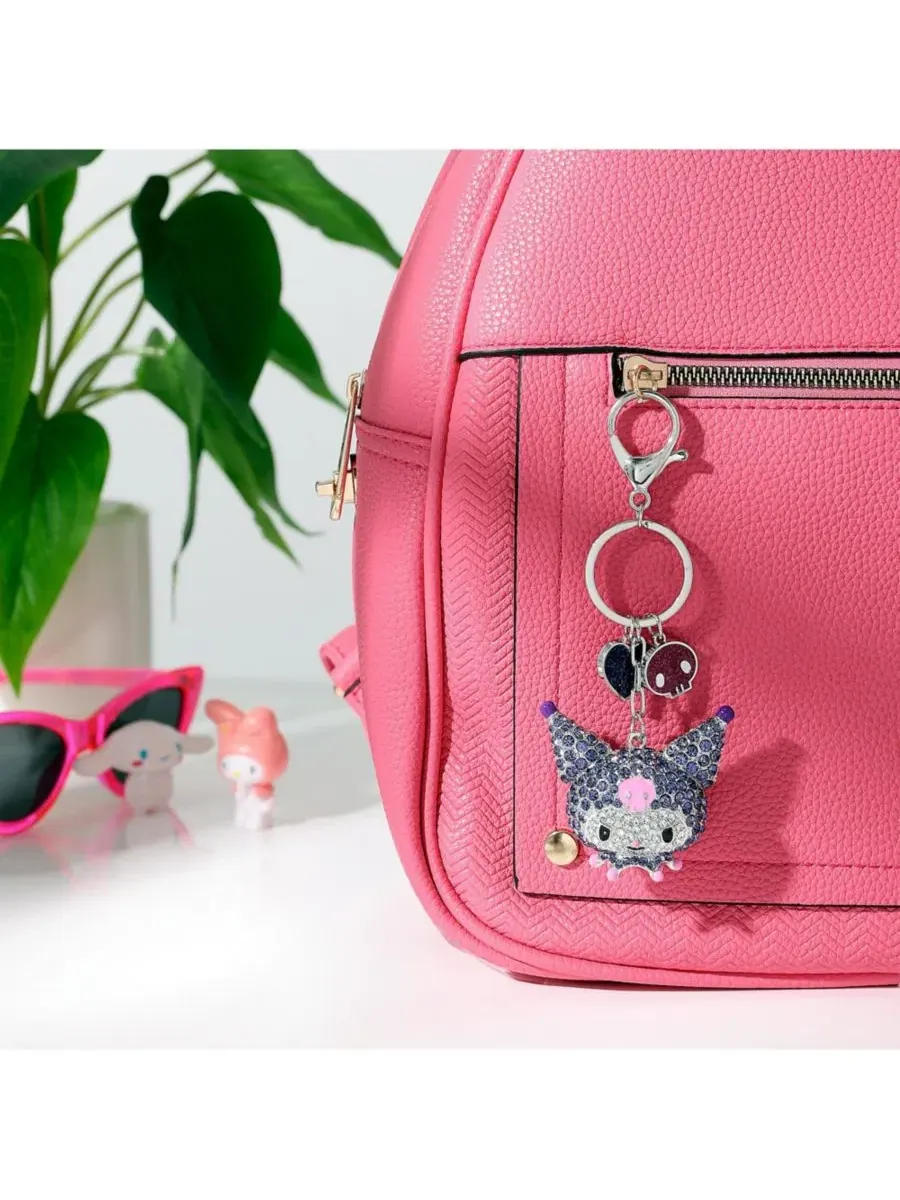Хрустальный брелок Sanrio Kuromi с подвесками в виде черепа и сердца Hello Kitty — изображение 3 из 7