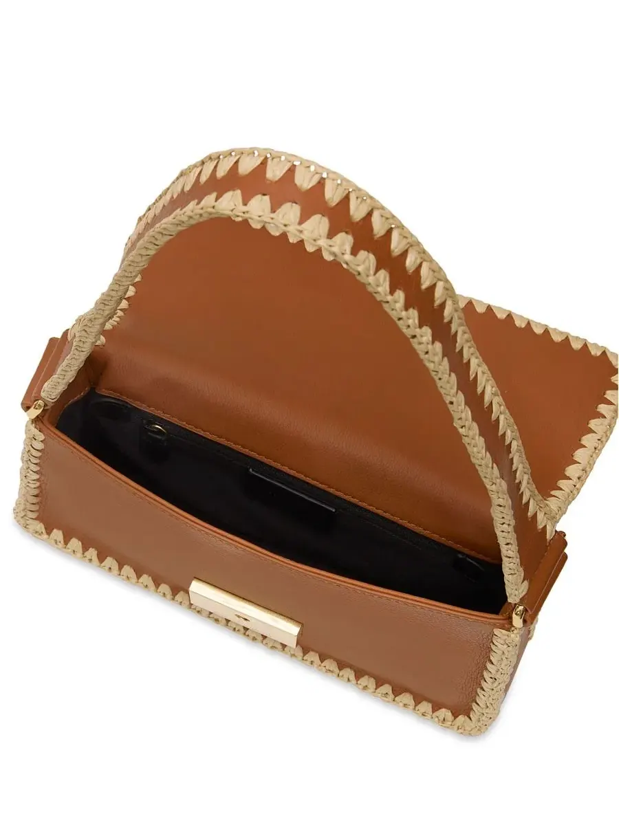 Небольшая сумка через плечо с клапаном и отделкой из рафии Berkley Flap Rebecca Minkoff, Caramello — изображение 3 из 3