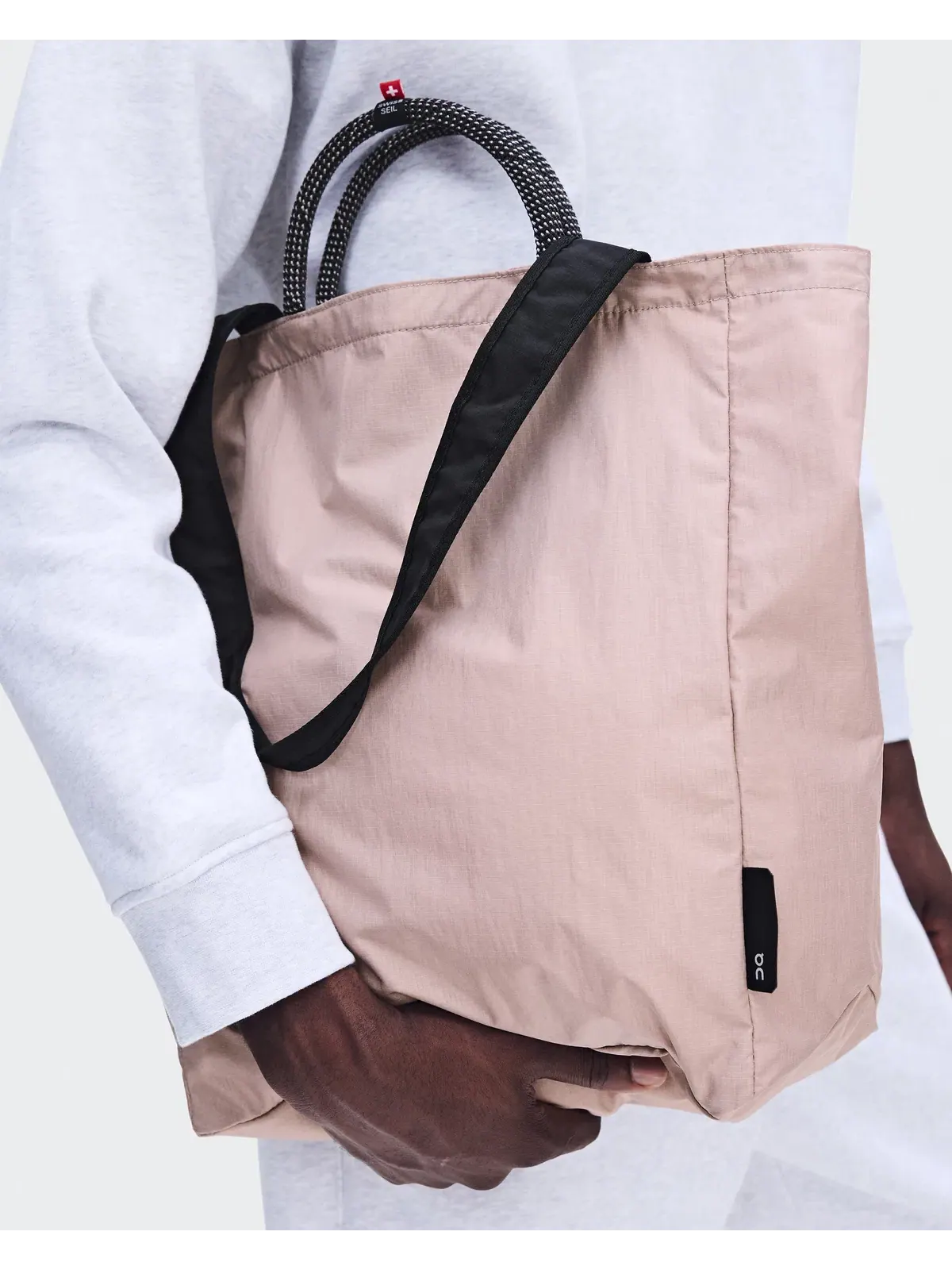 Сумка-шопер 25 л водоотталкивающая с отделением для ноутбука Tote Pack On — изображение 7 из 9, черный