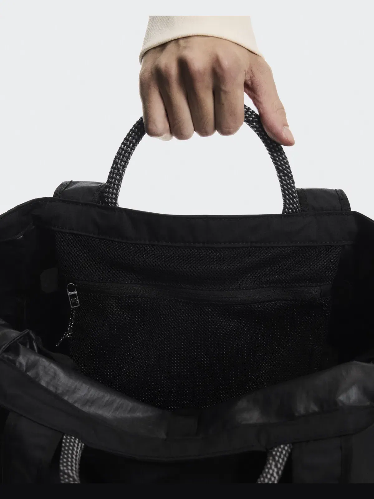 Сумка-шопер 25 л водоотталкивающая с отделением для ноутбука Tote Pack On — изображение 7 из 10, черный