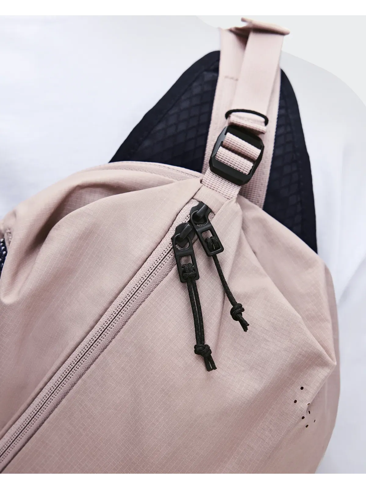 Сумка-слинг 9 л с 3-точечным ремнем Sling Pack 9L On — 8
