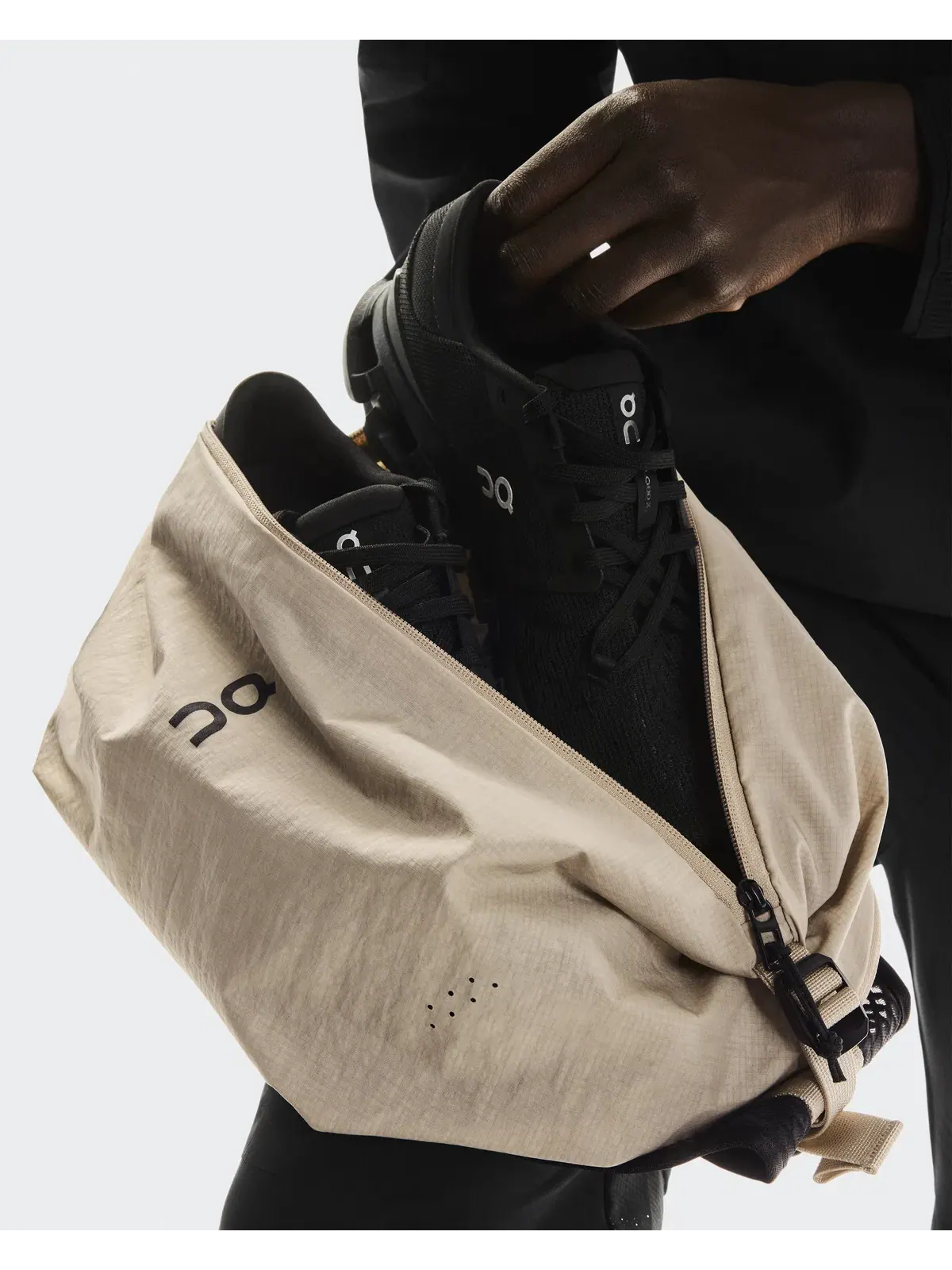 Сумка-слинг 9 л с 3-точечным ремнем Sling Pack 9L On — 11