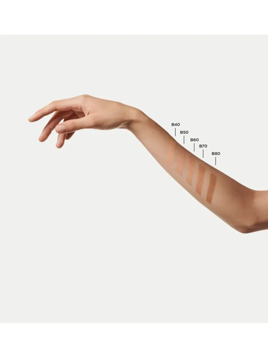 Les Beiges Natural Healthy Glow Сыворотка-консилер Chanel — изображение 4 из 9
