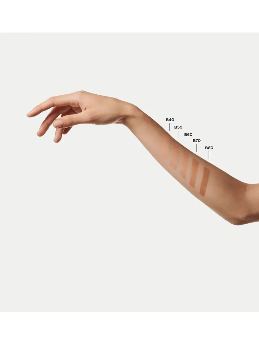 Les Beiges Natural Healthy Glow Сыворотка-консилер Chanel — изображение 4 из 9