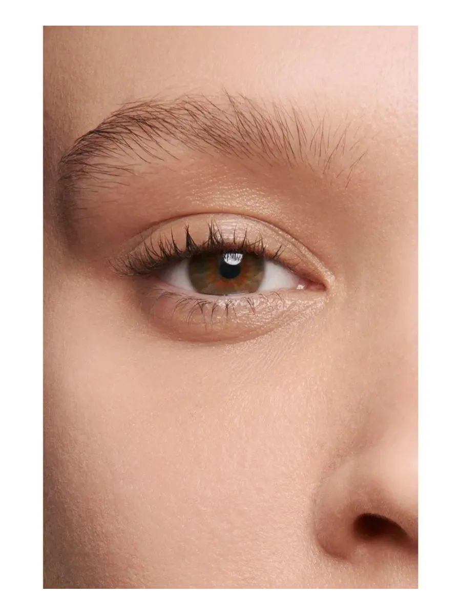 Les Beiges Natural Healthy Glow Сыворотка-консилер Chanel — изображение 5 из 9