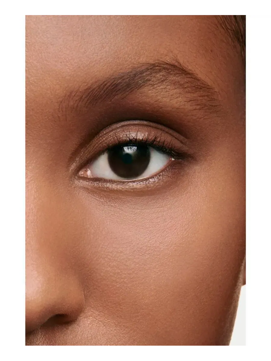 Les Beiges Natural Healthy Glow Сыворотка-консилер Chanel — изображение 5 из 9