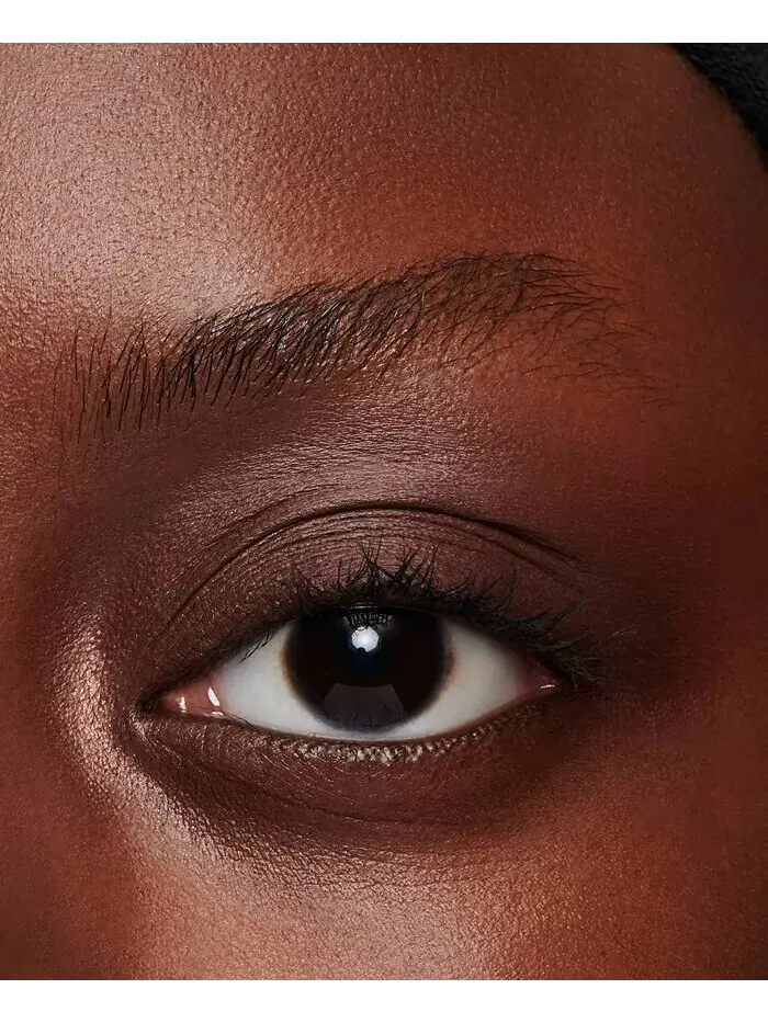 Карандаш для бровей Pro Brow Definer, кончик 1 мм Mac, цвет Genuine Aubergine — изображение 4 из 11