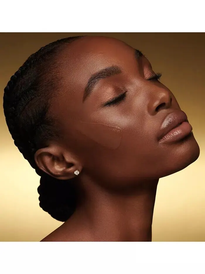 Жидкая тональная основа Re-Nutriv Ultra Radiance SPF 20 Estée Lauder, 5N2 Amber Honey — изображение 5 из 9
