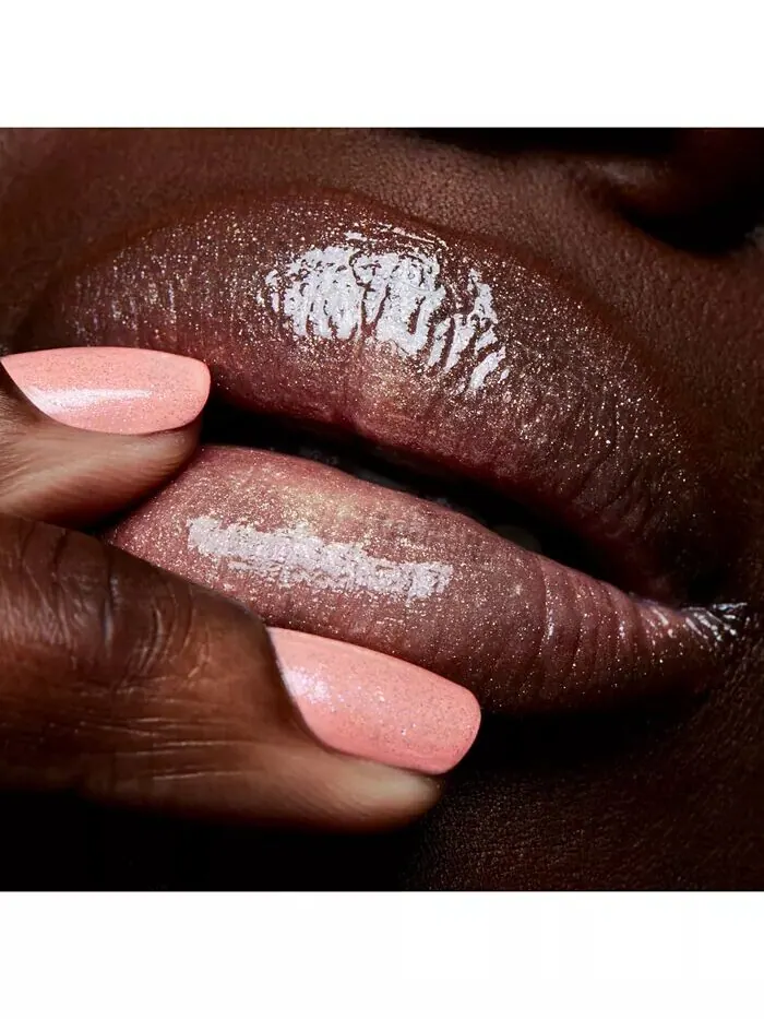 Блеск для губ Lipglass Mac, цвет Very Go Lightly — изображение 4 из 6