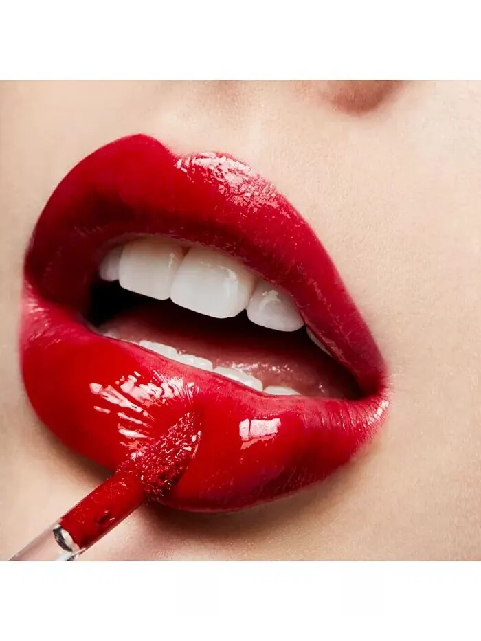 Блеск для губ Lipglass Mac, цвет Ruby Woo — изображение 2 из 6