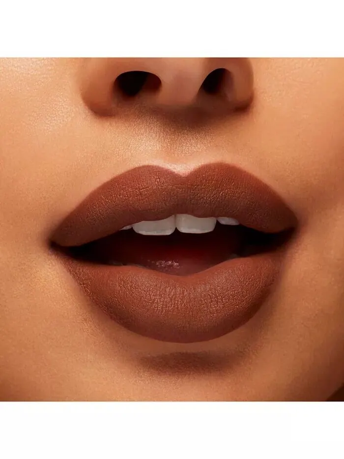 Чернильная губная помада Locked Kiss Mac, цвет Posh (Deep Nude) — изображение 7 из 8