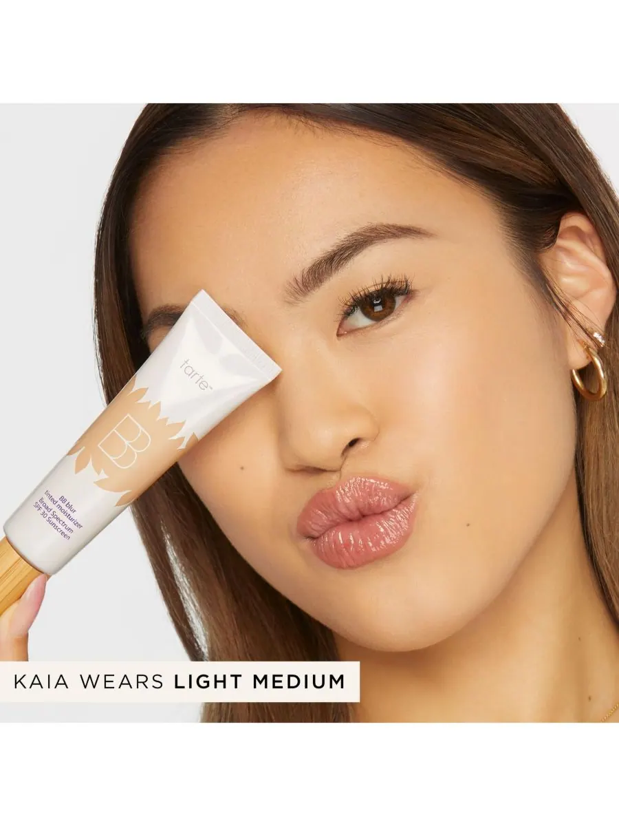 BB Blur Tinted Moisturizer - солнцезащитный крем широкого спектра действия с SPF 30 Tarte, цвет rich — изображение 4 из 9