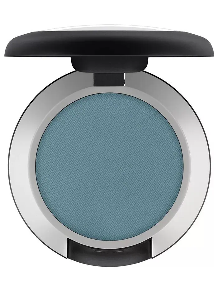 Мягкие матовые тени для век Powder Kiss Mac — изображение 1 из 8