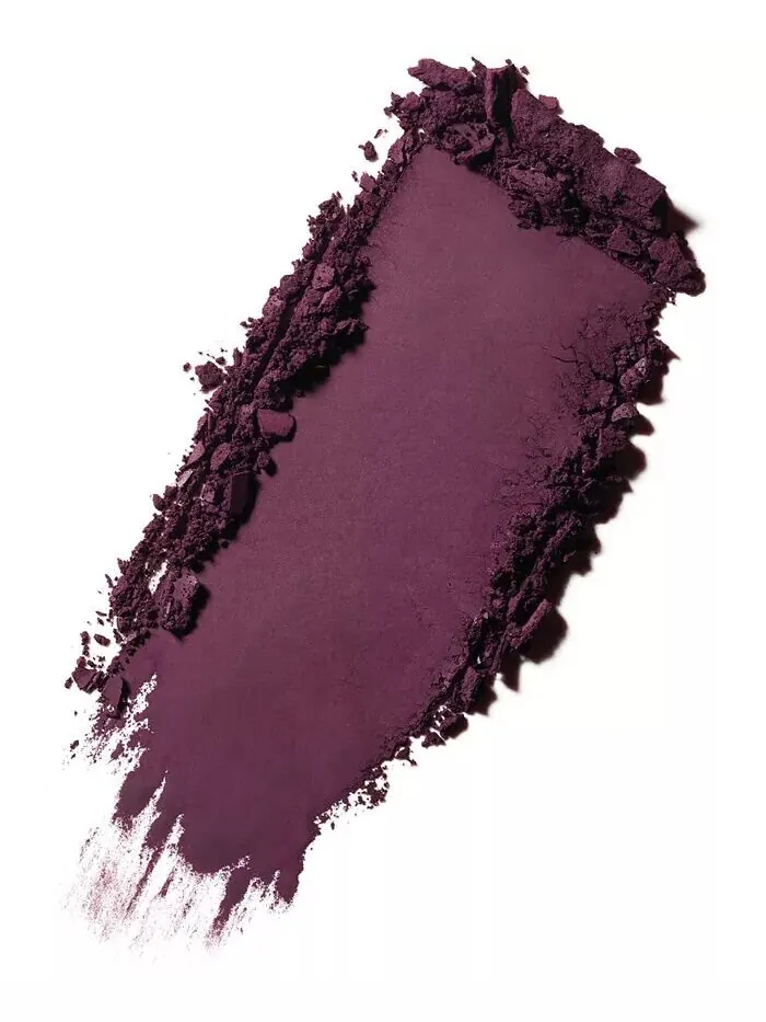 Мягкие матовые тени для век Powder Kiss Mac, цвет P For Potent (deep plum) — изображение 6 из 8
