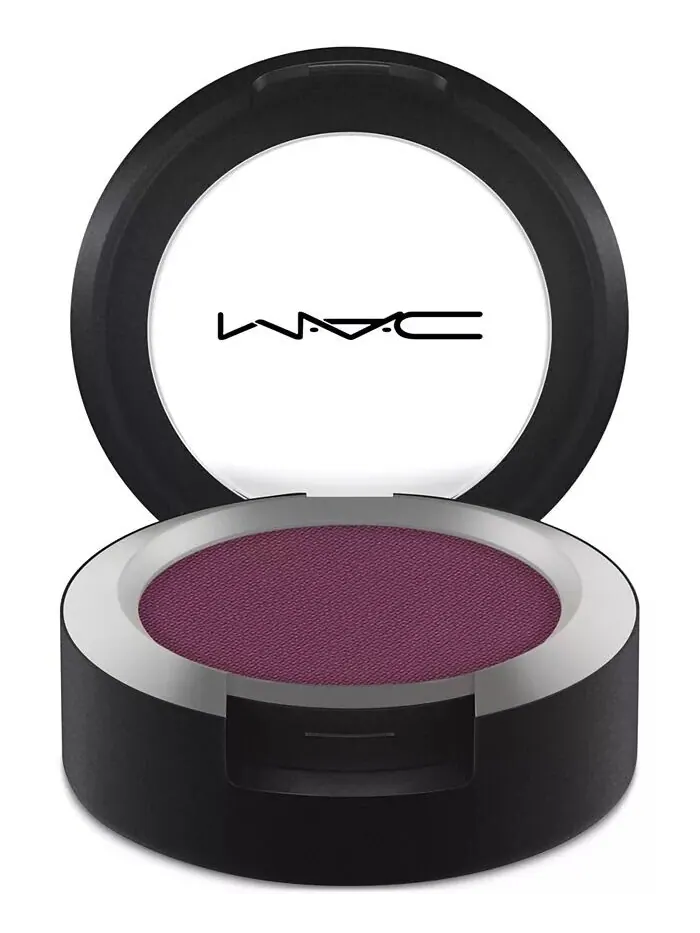 Мягкие матовые тени для век Powder Kiss Mac, цвет P For Potent (deep plum) — изображение 7 из 8