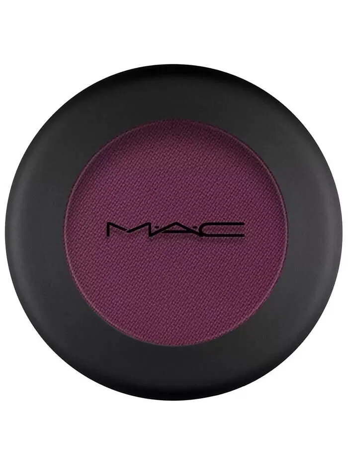 Мягкие матовые тени для век Powder Kiss Mac, цвет P For Potent (deep plum) — изображение 8 из 8