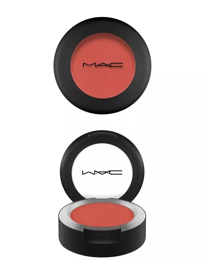 Мягкие матовые тени для век Powder Kiss Mac — изображение 7 из 9
