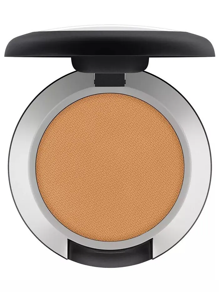 Мягкие матовые тени для век Powder Kiss Mac — изображение 1 из 8
