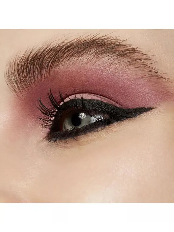 Мягкие матовые тени для век Powder Kiss Mac — изображение 2 из 11