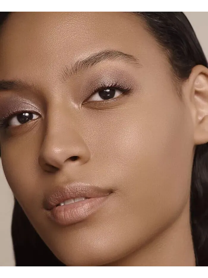 Стойкие жидкие тени для век Eye Tint Giorgio Armani, цвет 10S Chestnut — изображение 6 из 12
