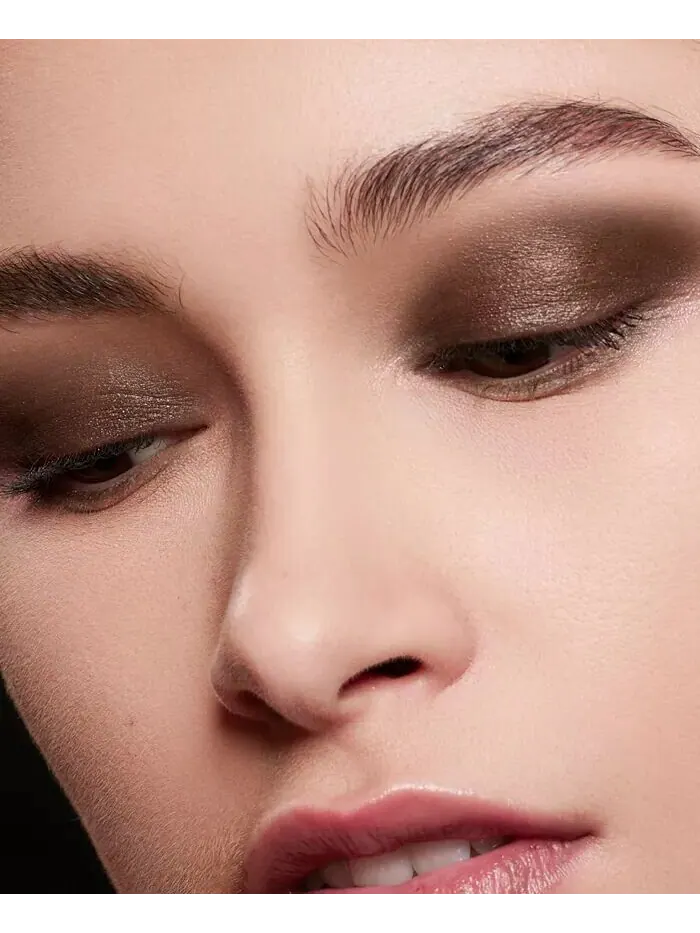 Стойкие жидкие тени для век Eye Tint Giorgio Armani, цвет 10S Chestnut — изображение 7 из 12