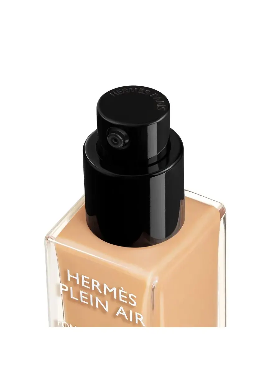 Тональная основа Plein Air, Luminous Matte Skincare Foundation, 1,11 унции HERMÈS — изображение 8 из 10