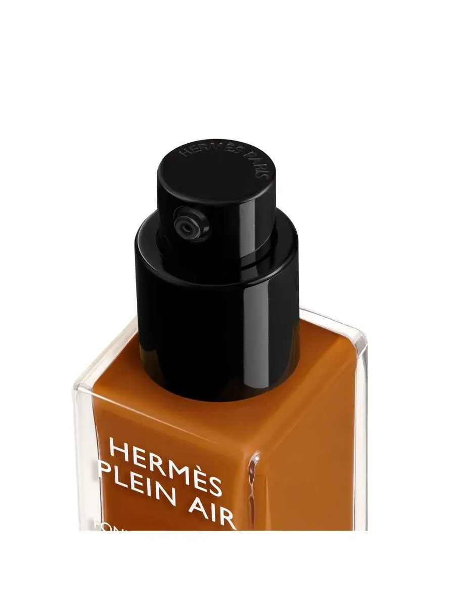 Тональная основа Plein Air, Luminous Matte Skincare Foundation, 1,11 унции HERMÈS — изображение 8 из 10