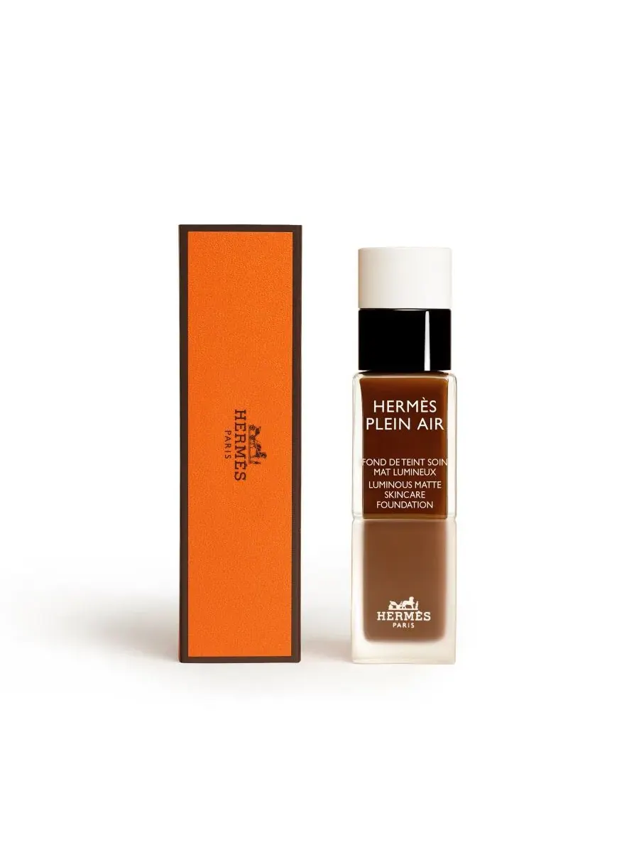 Тональная основа Plein Air, Luminous Matte Skincare Foundation, 1,11 унции HERMÈS — изображение 2 из 10