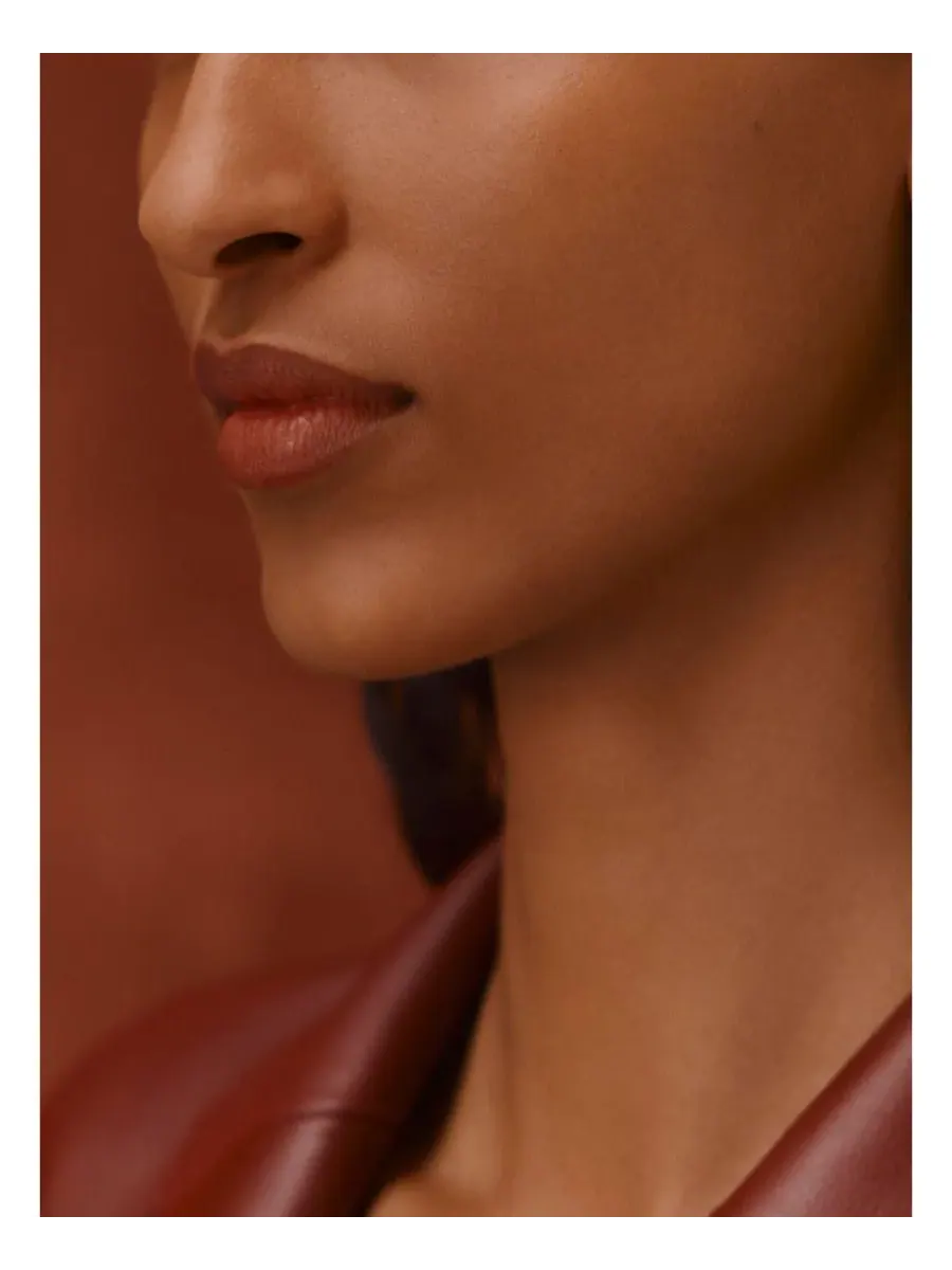 Тональная основа Plein Air, Luminous Matte Skincare Foundation, 1,11 унции HERMÈS, 61c biscuit is a — изображение 3 из 10
