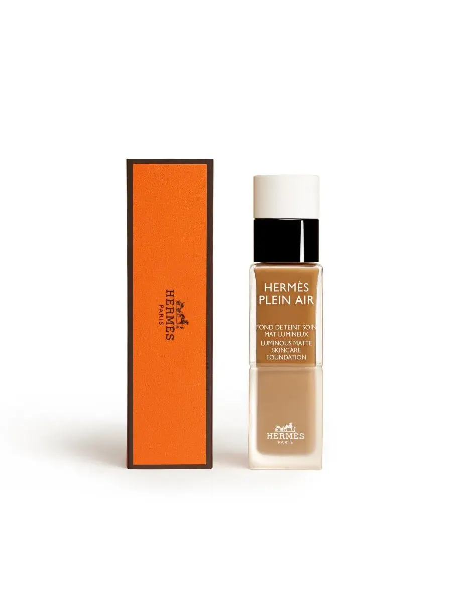 Тональная основа Plein Air, Luminous Matte Skincare Foundation, 1,11 унции HERMÈS — изображение 2 из 10