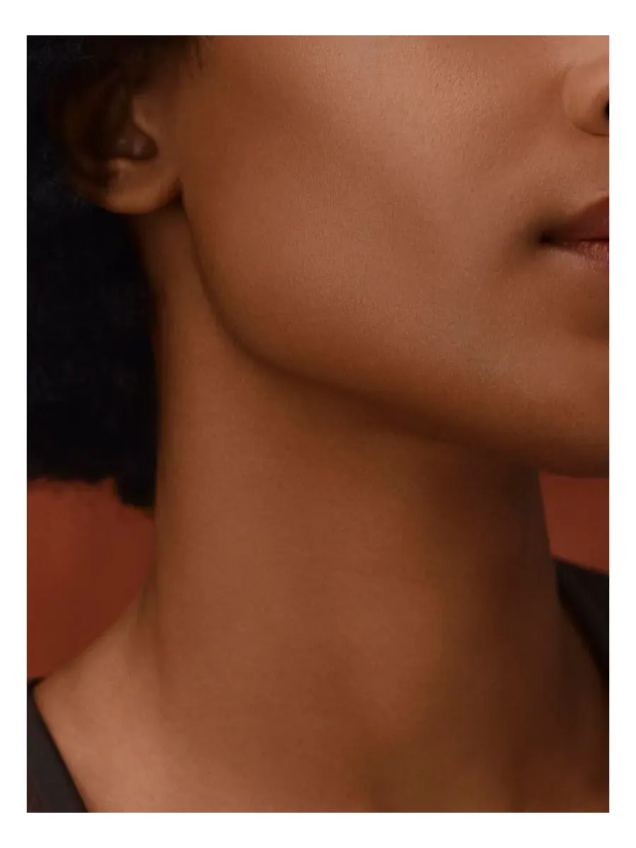Тональная основа Plein Air, Luminous Matte Skincare Foundation, 1,11 унции HERMÈS — изображение 3 из 10