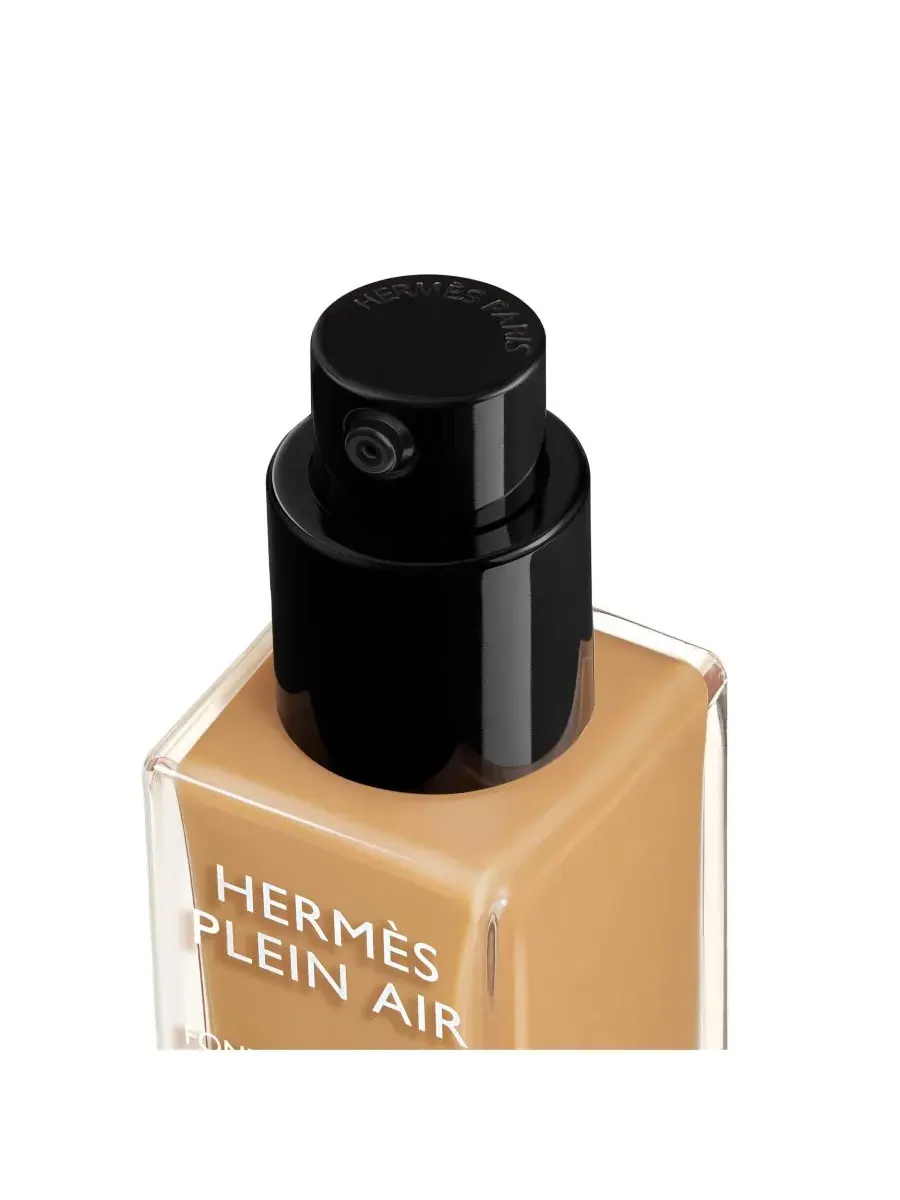 Тональная основа Plein Air, Luminous Matte Skincare Foundation, 1,11 унции HERMÈS, 45c seigle is a — изображение 8 из 10