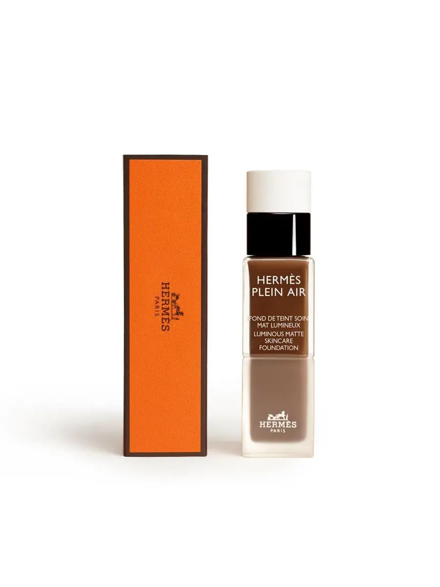 Тональная основа Plein Air, Luminous Matte Skincare Foundation, 1,11 унции HERMÈS — изображение 2 из 10