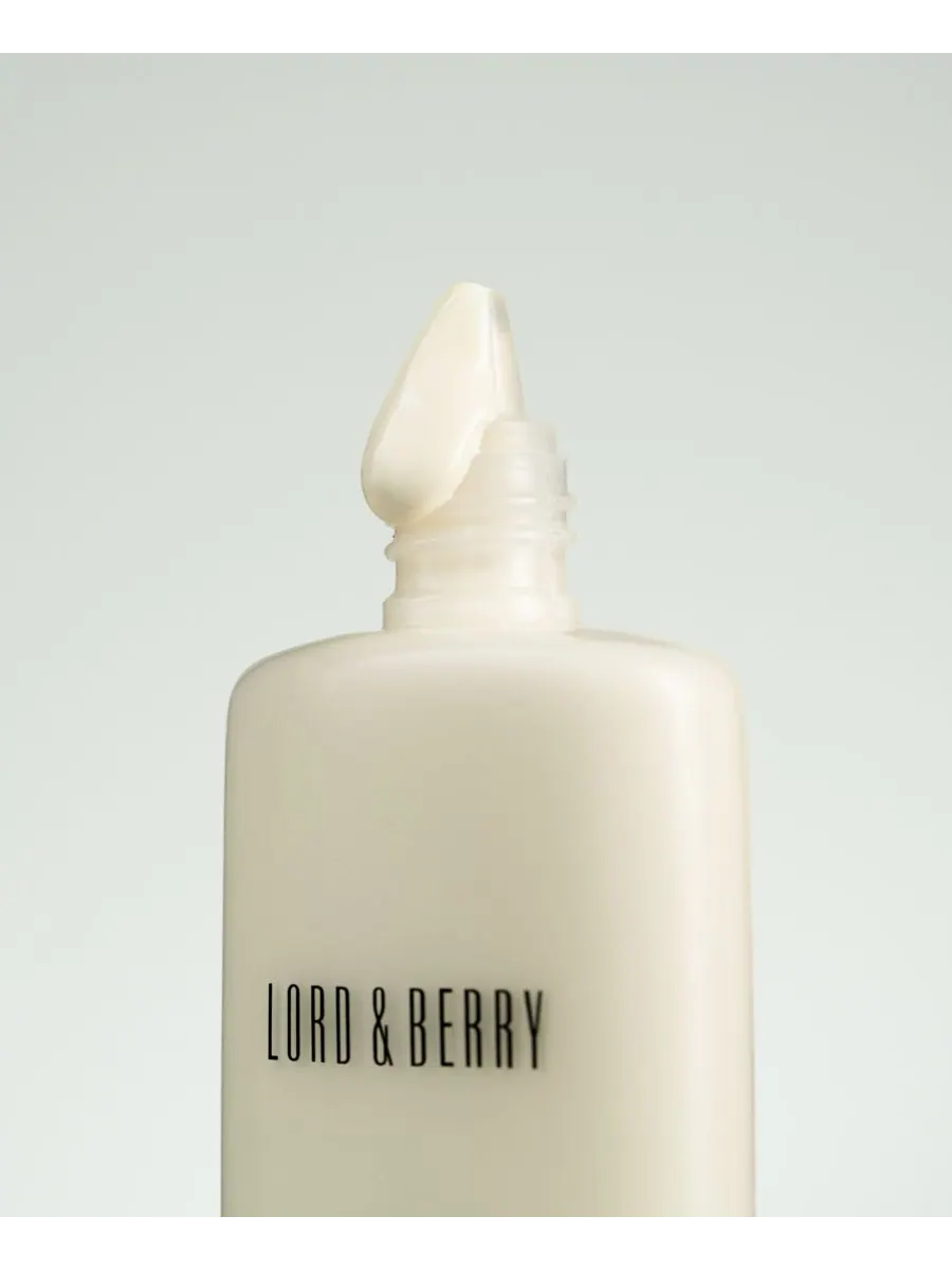 Lord & Berry Многофункциональная основа под макияж White Cream Foundation, 50 мл — изображение 3 из 3