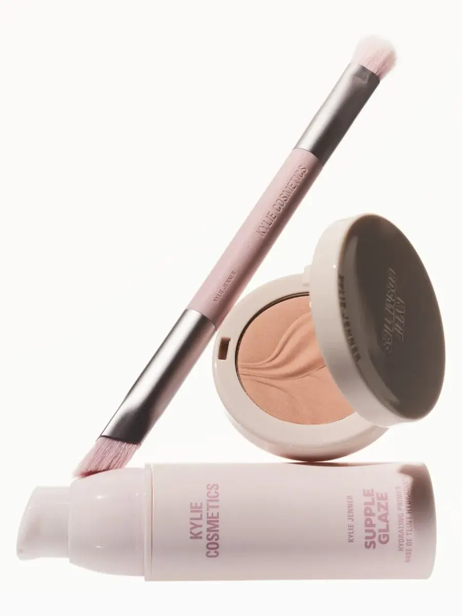 Пудра для фиксации макияжа под глазами, 5 г, модель Undereye Brightening Powder Kylie Cosmetics — изображение 5 из 6