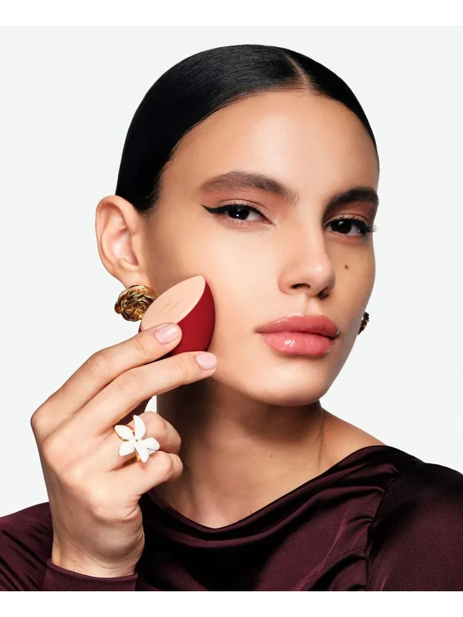 Carolina Herrera Двусторонняя губка — изображение 2 из 3