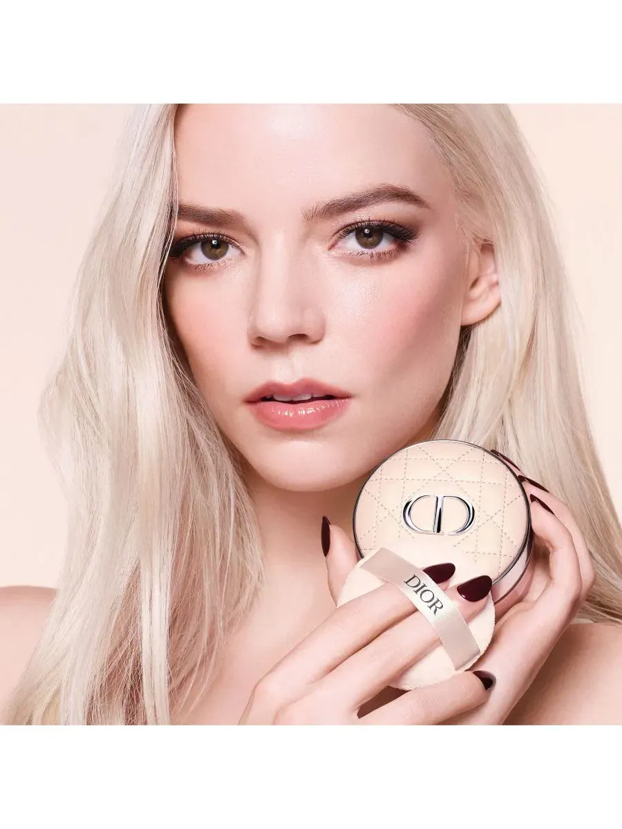 Расслабляющая пудра для лица DIOR Forever On Set, 0.7 oz — изображение 12 из 13