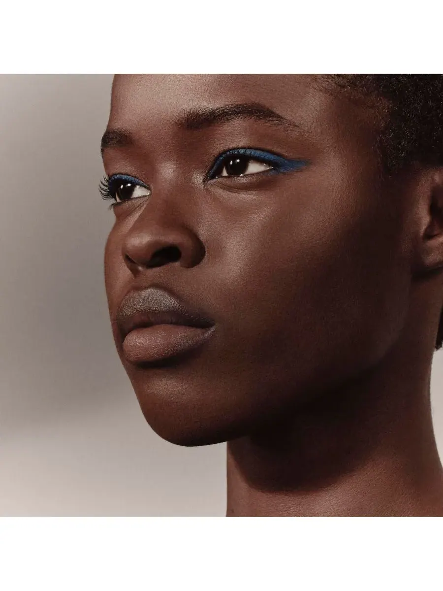 Карандаш для глаз Trait d'Hermès, 62 Bleu De Prusse — изображение 2 из 9