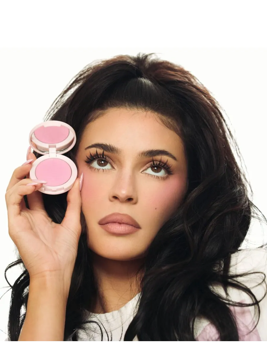 Гибридные румяна Kylie Cosmetics, цвет ladybug — изображение 8 из 9