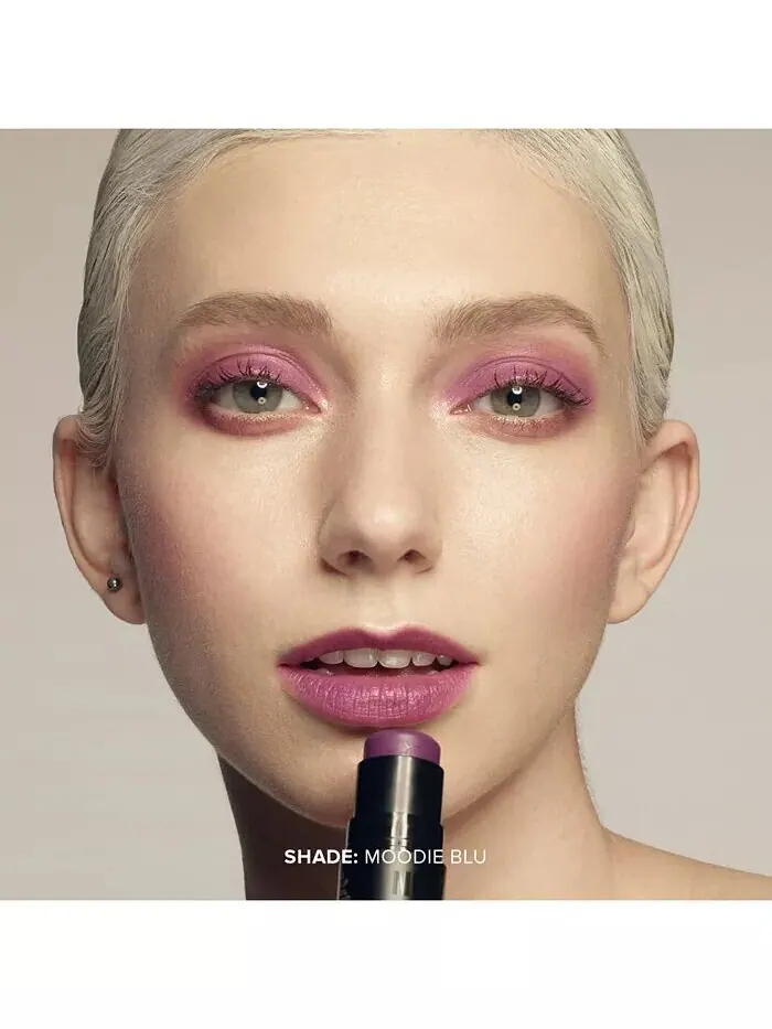 Матовые румяна Nudies Nudestix, цвет Moodie Blu (deep eggplant) — изображение 2 из 7