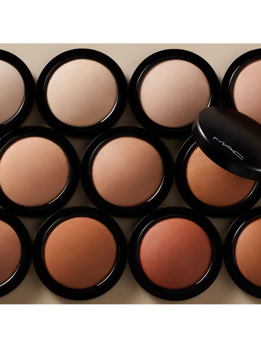 Минеральная пудра для лица MAC Skinfinish Natural, оттенок Light Plus — изображение 3 из 3