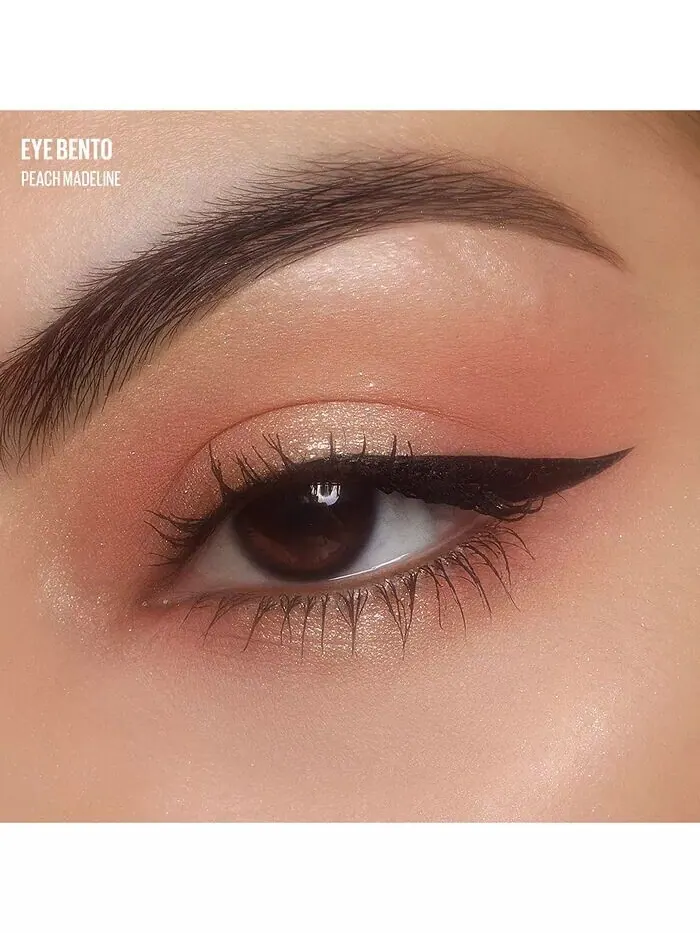 Трио теней для век Bento Bouncy Eyeshadow Kaja, цвет Peach Madeline — изображение 6 из 7
