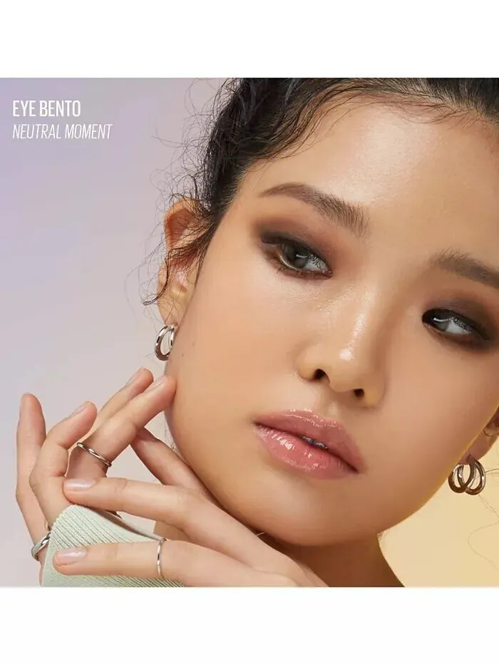 Трио теней для век Bento Bouncy Eyeshadow Kaja, цвет Neutral Moment — изображение 2 из 5